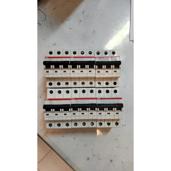 MCB / Miniature Circuit Breaker S 203 C20 3P 20A ABB